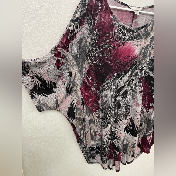 CJ Banks Stretch Knit Hi Lo Hem Blouse Artsy Size 2X - Picture 3 of 6